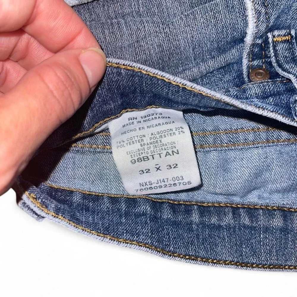 Wrangler Thrashed Relaxed Boot Cut Jeans Mens 32x32 Blue Distressed Workwear - Picture 3 of 8